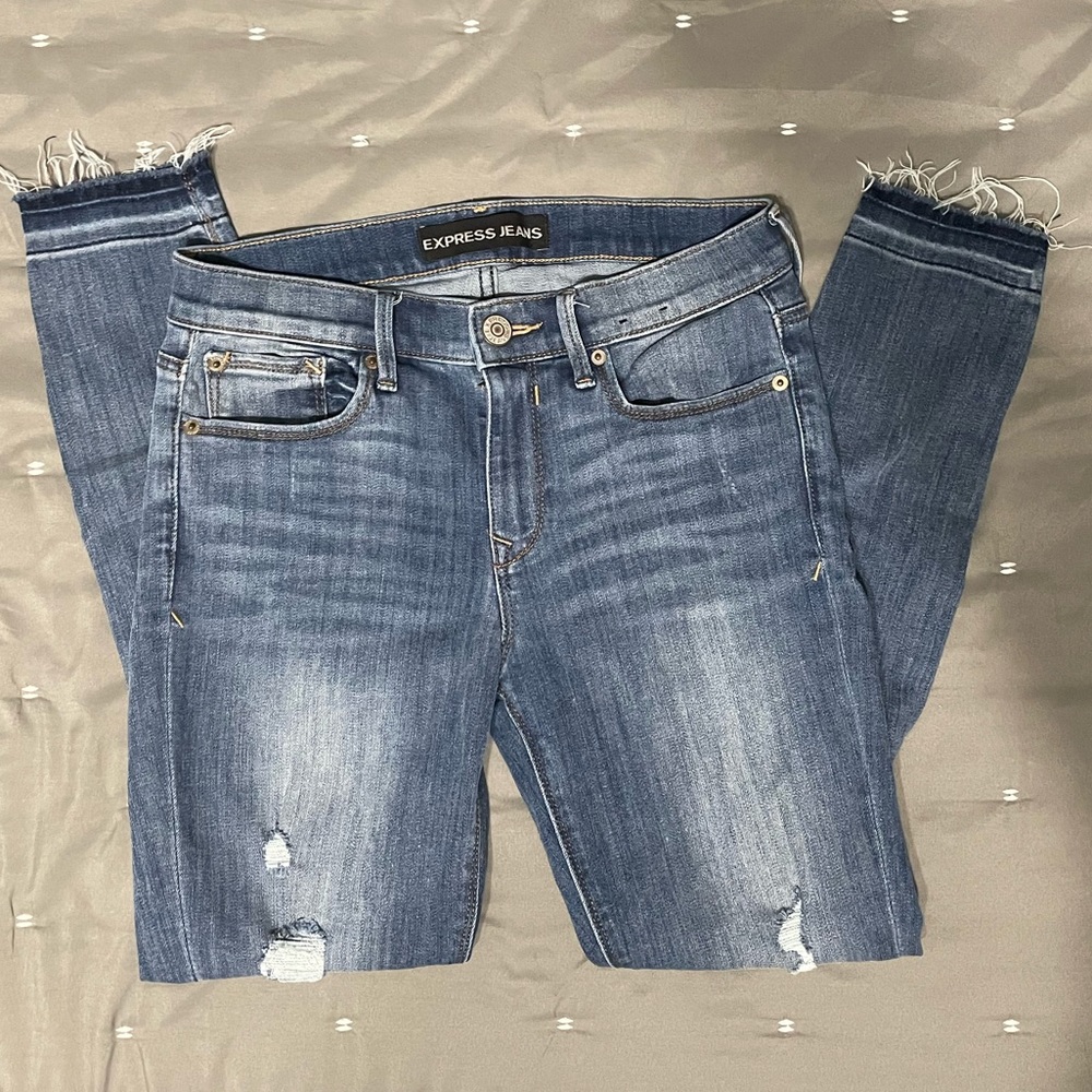 Express cropped raw hem distressed jeans